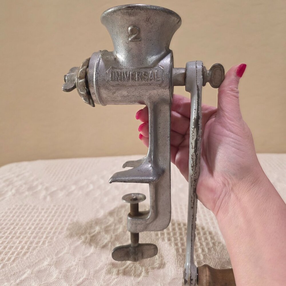 Vintage Universal No 2 Meat Grinder Food Chopper Manual Hand Crank USA Cast Iron